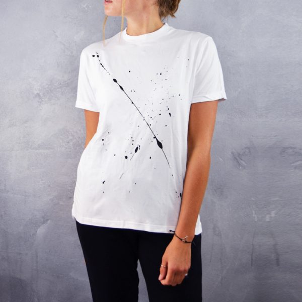Foto - T-shirt splashed white